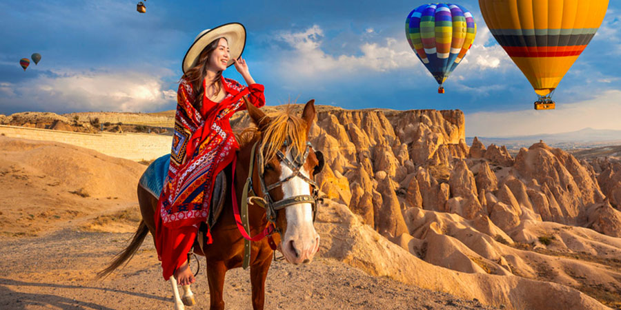 lever du soleil en Cappadoce à cheval